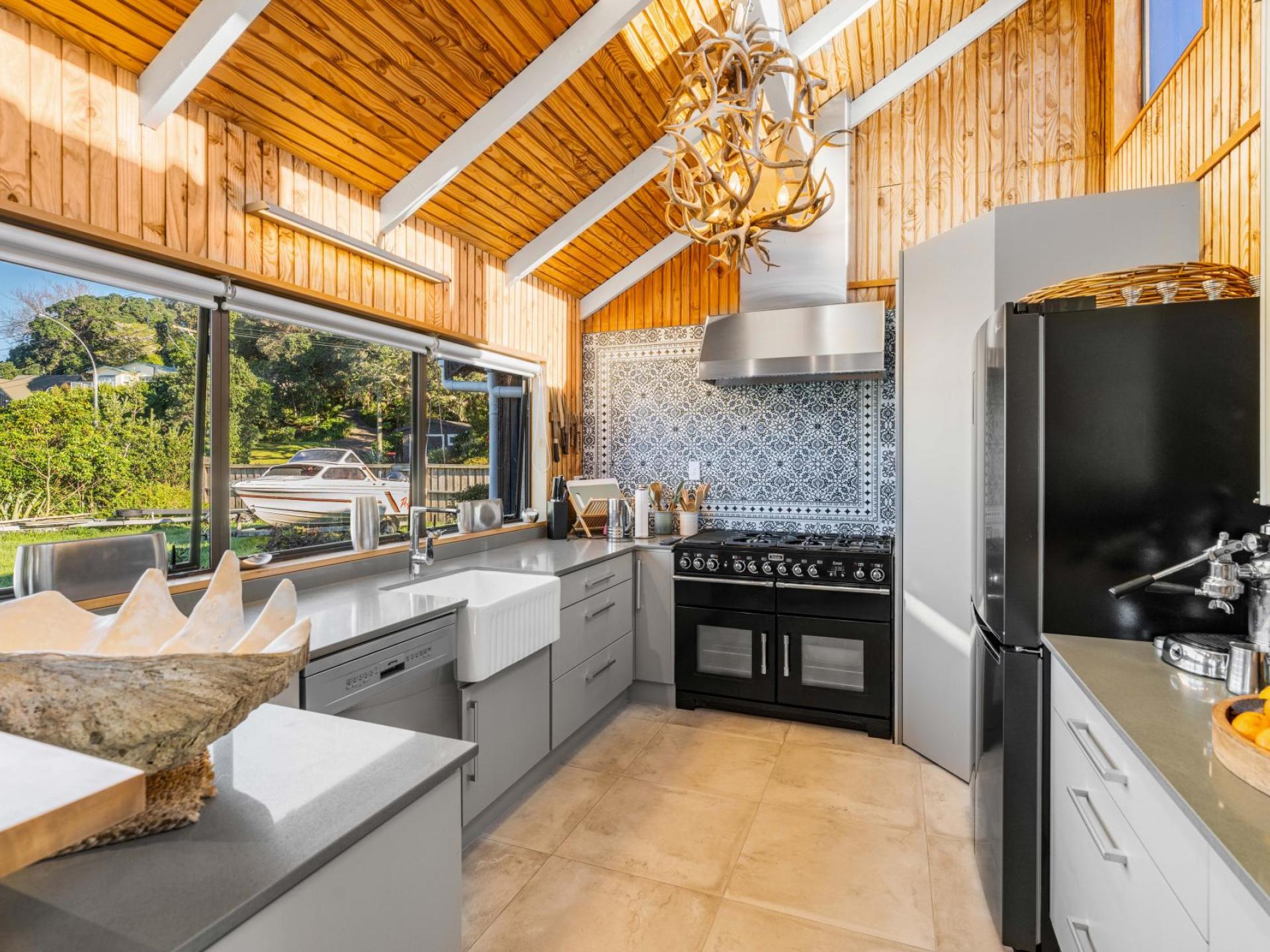 8 Grey Avenue, Tairua