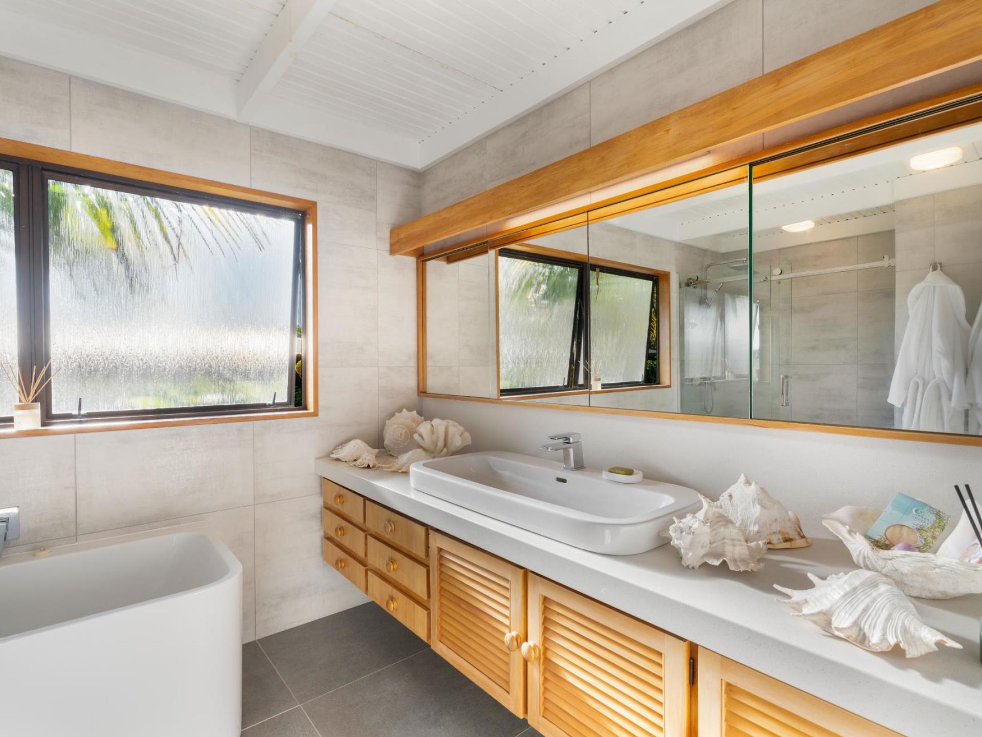 8 Grey Avenue, Tairua