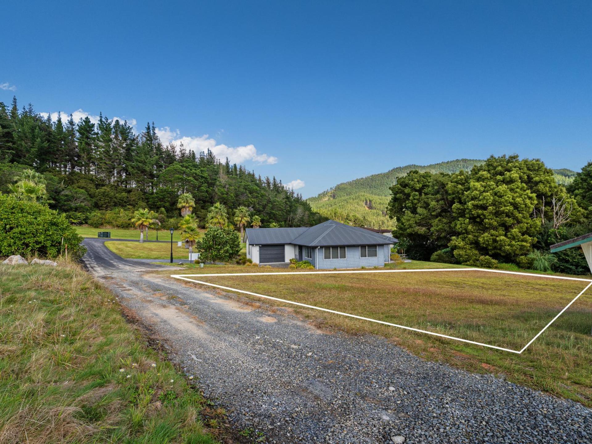 62 Pinehurst Drive, Hikuai