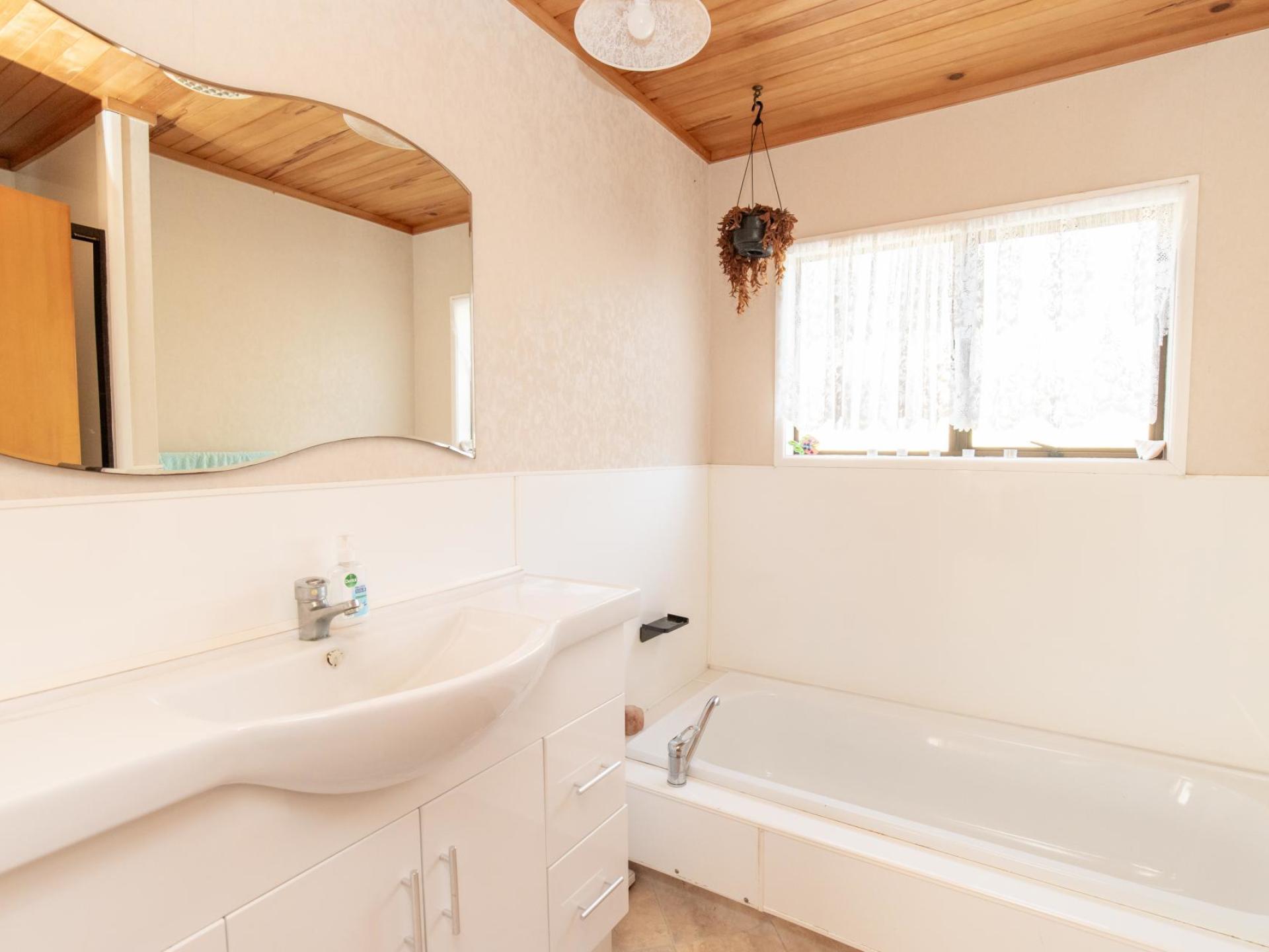 9 McClean Place, Ngatea 9 McClean Place, Ngatea