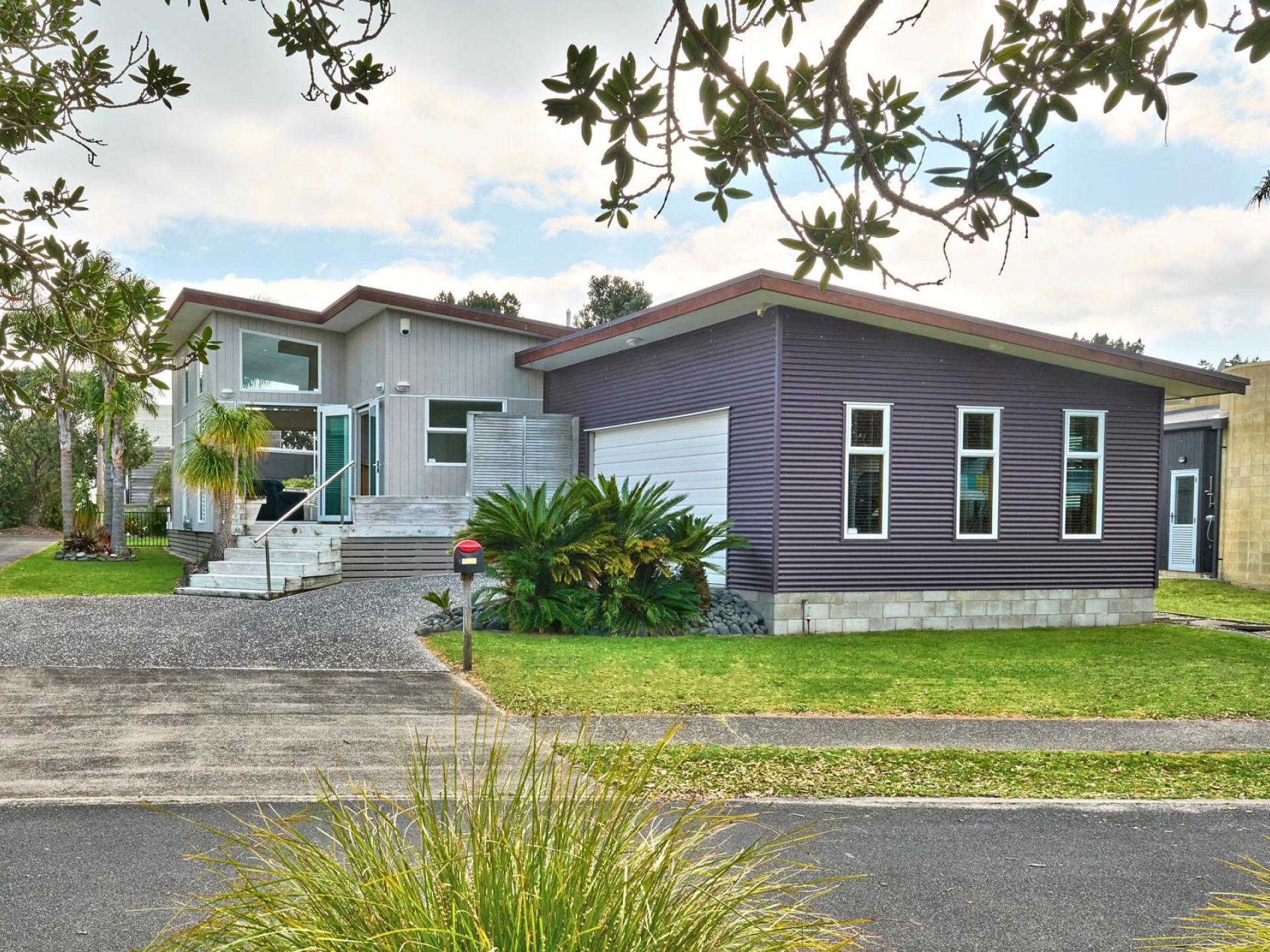 156 Sands Crescent, Matarangi