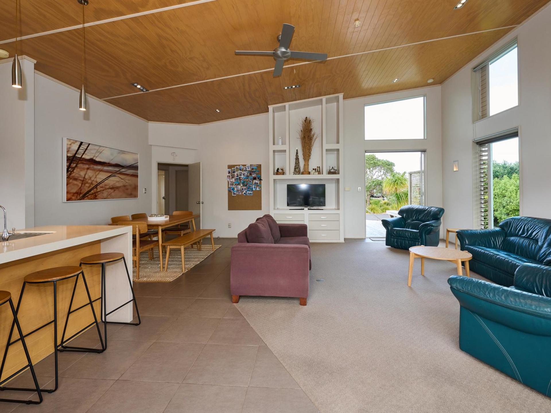 156 Sands Crescent, Matarangi