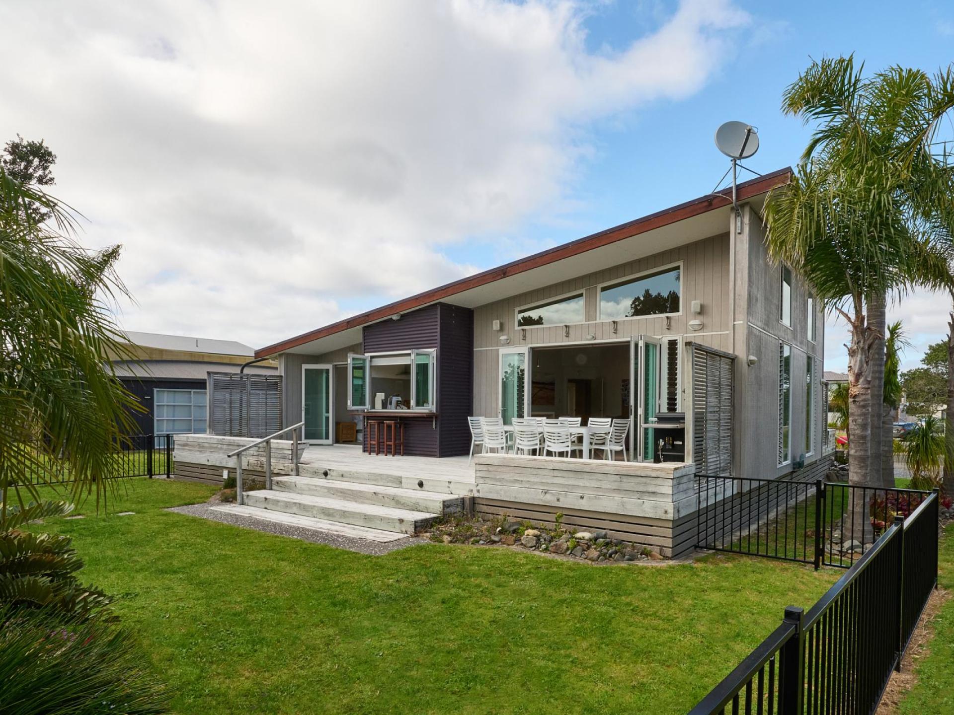 156 Sands Crescent, Matarangi