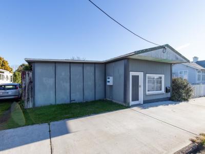 11 Front Miranda Road
