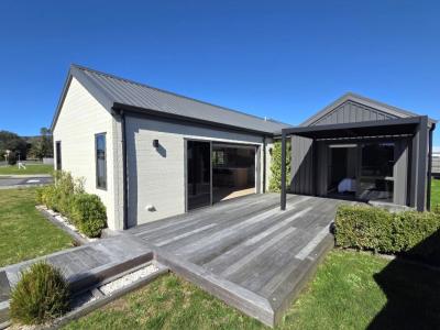 2 Motutere Drive