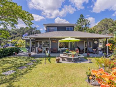 142 Opera Place