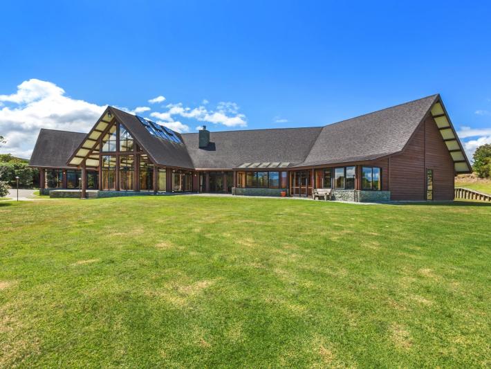 132 Milne Drive, Paraparaumu Kapiti Coast Property for Sale