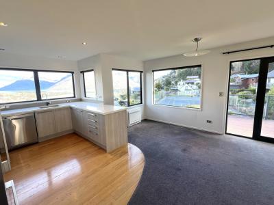 1-stoneridge-place-goldfield-heights