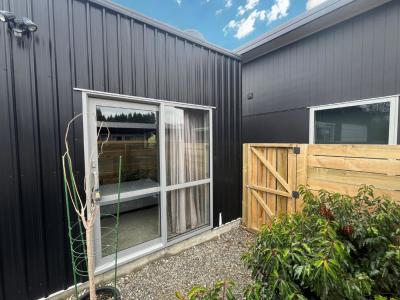 unit-b-8-sylvan-street-lake-hayes-estate