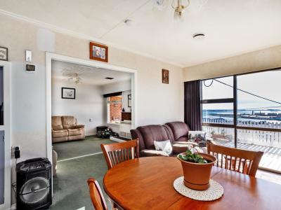 246 Foyle Street, Bluff