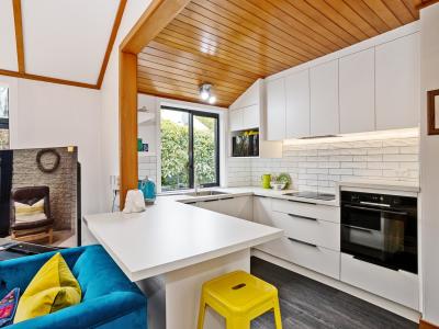 111/2 Grey Street, Gladstone