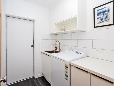 111/2 Grey Street, Gladstone