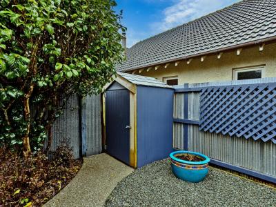 111/2 Grey Street, Gladstone