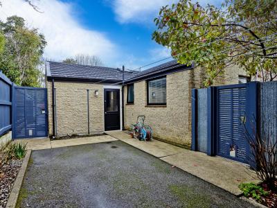 111/2 Grey Street, Gladstone