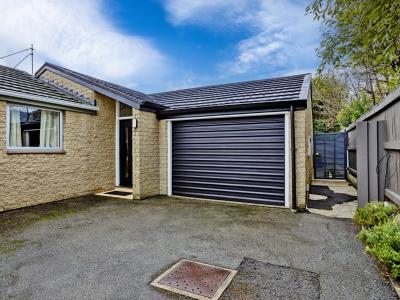 111/2 Grey Street, Gladstone
