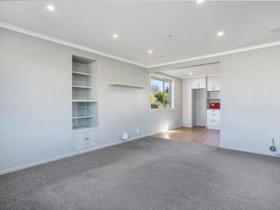 50 Dejoux Road, Winton