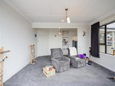 12 Walker Street, Bluff
