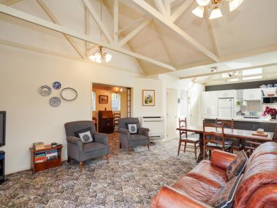 115 Gladstone Terrace, Gladstone