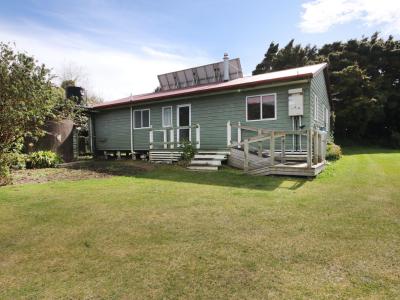 5-coopers-creek-759-sandy-point-road-otatara