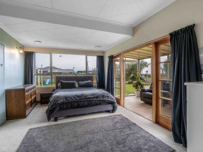 1 Green Lane, Riverton