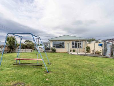 1 Green Lane, Riverton