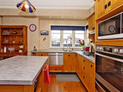 66 Park Street, Gladstone