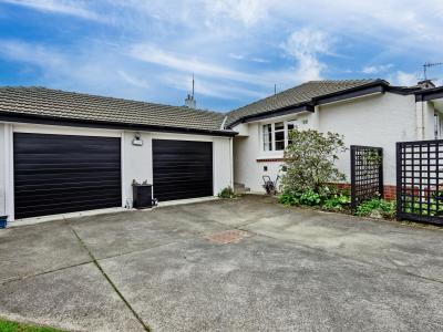 66 Park Street, Gladstone