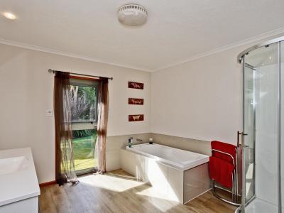 17 Korimako Avenue, Otatara