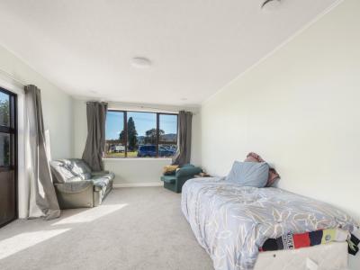 8 Helena Street, Lumsden