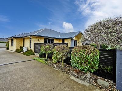 53-hoffman-court-waikiwi
