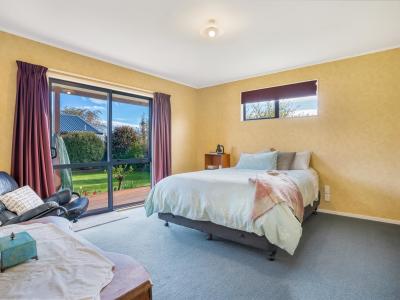 107 Great North Road, Winton