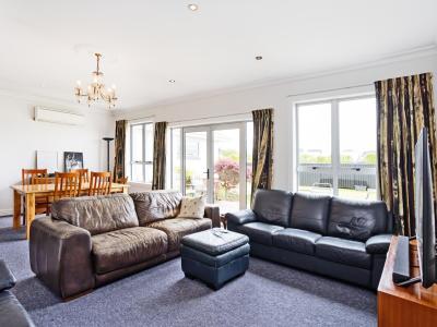 787 Queens Drive, Waikiwi