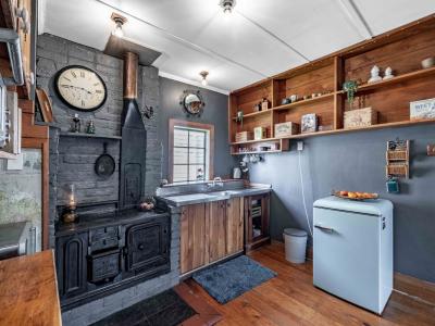 86 Palmerston Street, Riverton