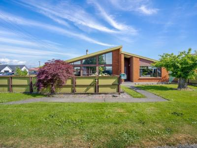 47-home-street-winton