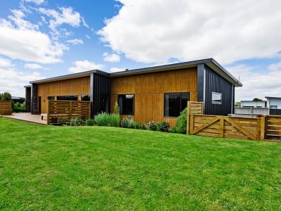 22 Glenda Place, Seaward Bush