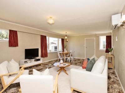 50 Watt Road, Otatara