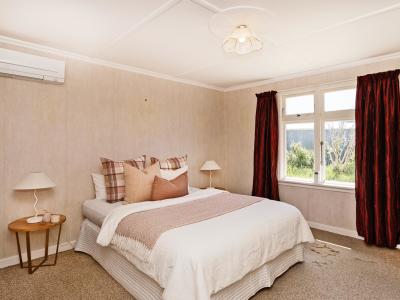 50 Watt Road, Otatara