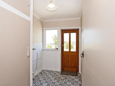 50 Watt Road, Otatara