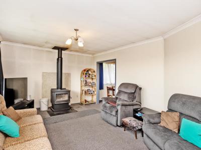 62 Lothian Crescent, Strathern