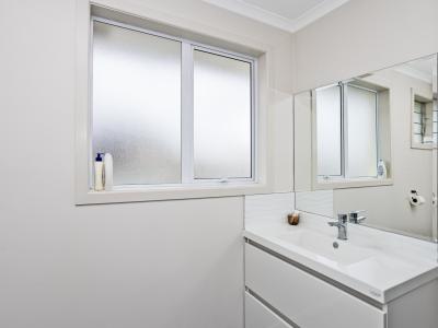 62 Lothian Crescent, Strathern