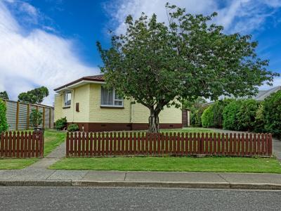 62 Lothian Crescent, Strathern