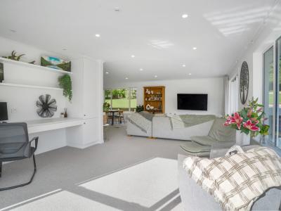 51 Sinclair Road, Browns