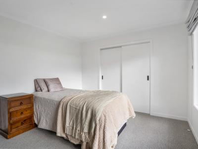 51 Sinclair Road, Browns