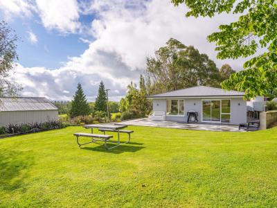 51 Sinclair Road, Browns