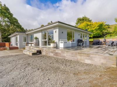 51 Sinclair Road, Browns