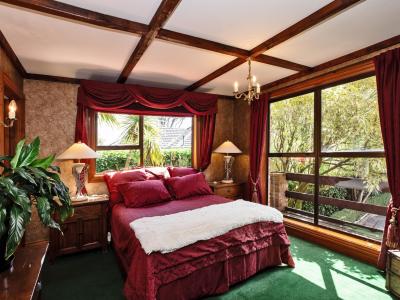 93 Gala Street, Queens Park