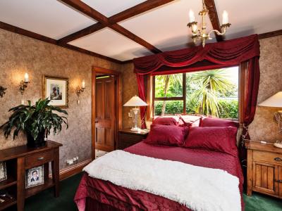 93 Gala Street, Queens Park