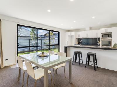 32 Welsh Road, Winton