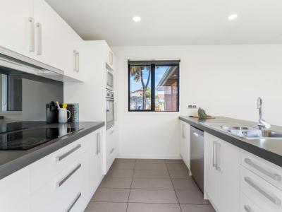 32 Welsh Road, Winton