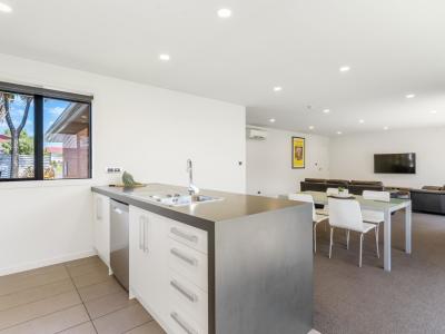 32 Welsh Road, Winton